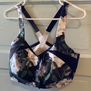 NWOT Victoria Secret Underwire Sports Bra